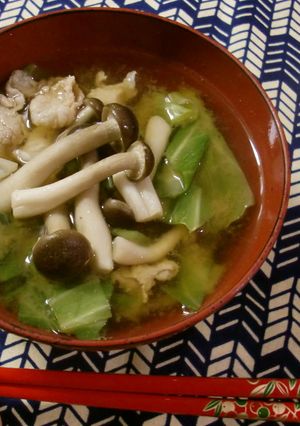 食べるお味噌汁♪豚肉&キャベツ&しめじ-レシピのメイン写真