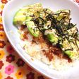栄養満点☆アボカドの肉味噌丼