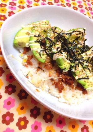 栄養満点☆アボカドの肉味噌丼-レシピのメイン写真