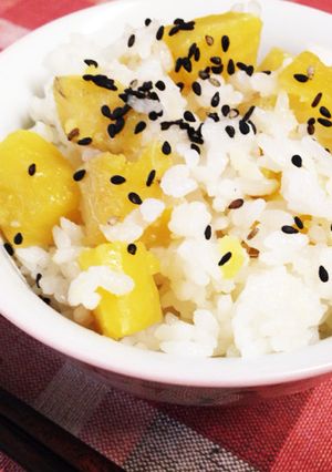 朝ごはんにも♪ホクホクさつまいもごはん-レシピのメイン写真
