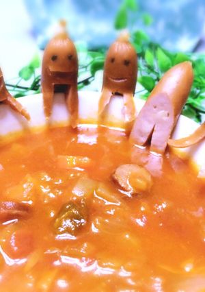 スープをのぞき込むソーセー人♡子供の日に-レシピのメイン写真