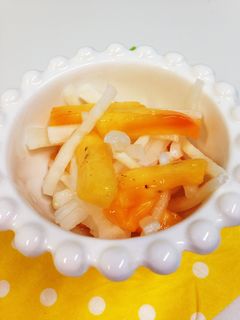 すし酢で簡単、大根と柿の酢の物!-レシピのメイン写真