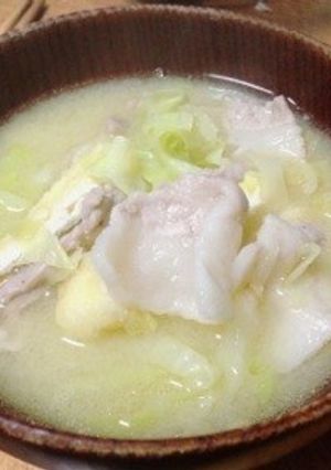 お肉やわらか！豚バラときゃべつのみそ汁-レシピのメイン写真