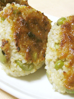 味噌がこんがり♪ひたし豆で焼きおにぎり-レシピのメイン写真