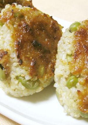 味噌がこんがり♪ひたし豆で焼きおにぎり-レシピのメイン写真