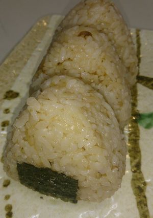 もやしのためのタレとカールのおにぎり♪-レシピのメイン写真