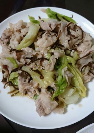 茹でて和えるだけ！簡単塩昆布豚キャベツ☆-レシピのメイン写真