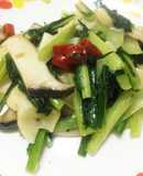 あり合わせ野菜で♪小松菜梅肉の中華炒めっ