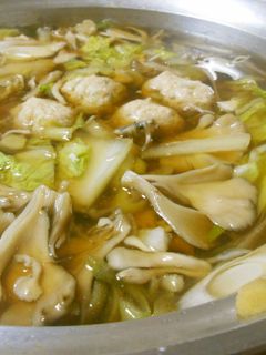 舞茸と鶏つくね鍋-レシピのメイン写真