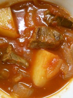 牛肉 玉ねぎ じゃがいもの トマト煮込み-レシピのメイン写真