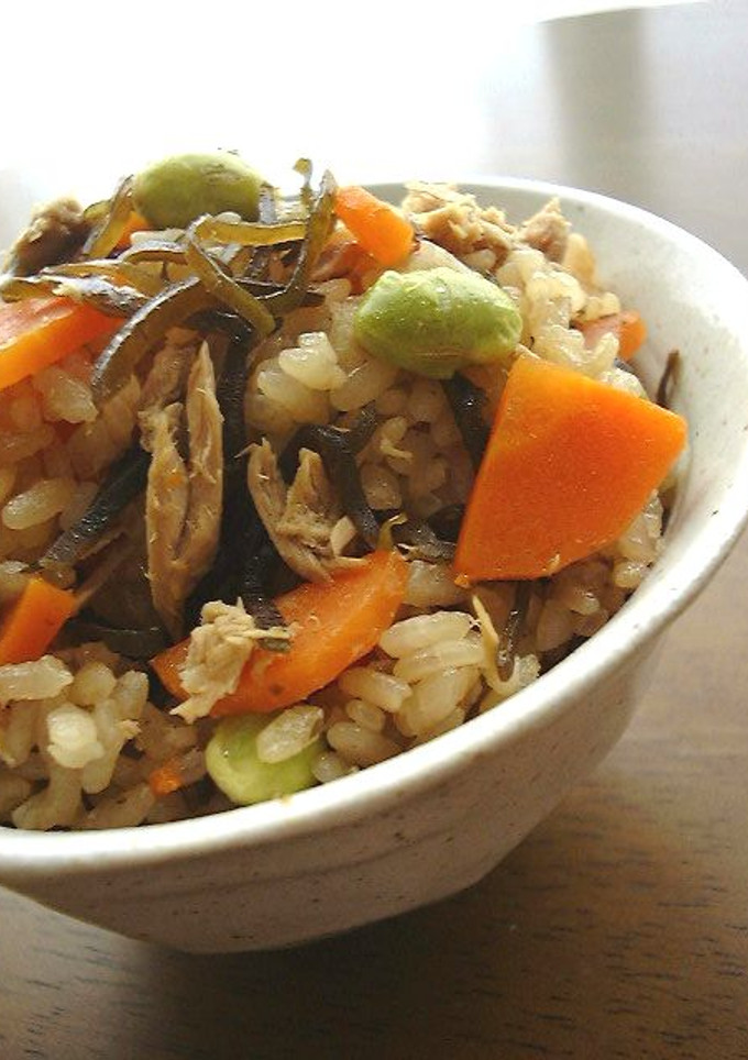 炊飯器で簡単～塩こんぶ炊き込みご飯-レシピのメイン写真