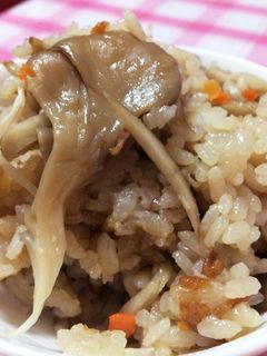 まいたけとごぼうの炊き込みごはん-レシピのメイン写真