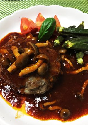 ソースが決め手☆洋食屋さん特大ハンバーグ-レシピのメイン写真