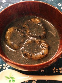 さつま芋団子の黒胡麻しるこ-レシピのメイン写真