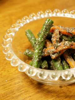 インゲンと人参の黒ゴマ味噌和え-レシピのメイン写真