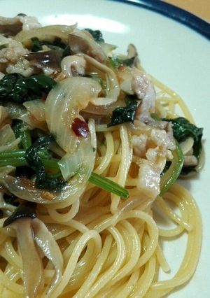 豚とシメジとほうれん草のペペロンチーノ-レシピのメイン写真