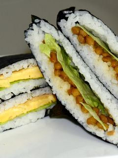納豆とたまご焼きのおにぎらず-レシピのメイン写真