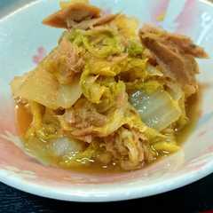 รูปของ 話題入＊水不要ほぼ放置で白菜とツナの煮物