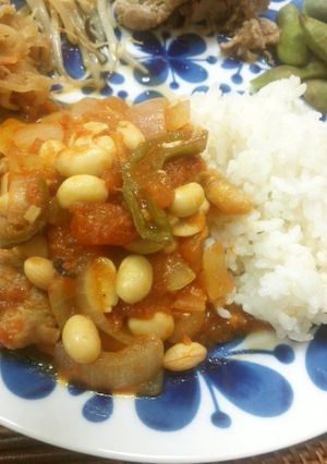 簡単!鶏肉と大豆のトマト煮込み-レシピのメイン写真