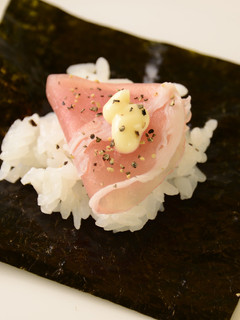生ハム&黒こしょうの手まきごはん-レシピのメイン写真