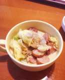 キャベツとウインナーの味噌豆乳スープ炒め