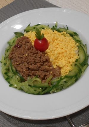 辛さ控えめ♥万能台湾ミンチ三色丼-レシピのメイン写真