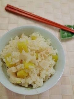 さつまいもとレンコンの炊き込みごはん-レシピのメイン写真