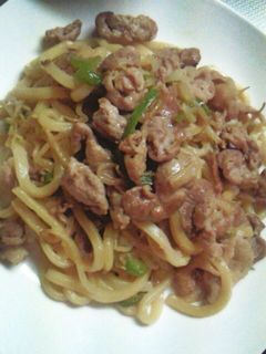 簡単すぎるバターしょうゆ焼きうどん-レシピのメイン写真
