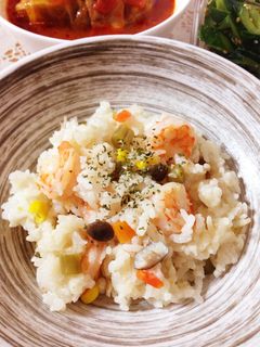 簡単!炊飯器に入れるだけ♡エビピラフ-レシピのメイン写真