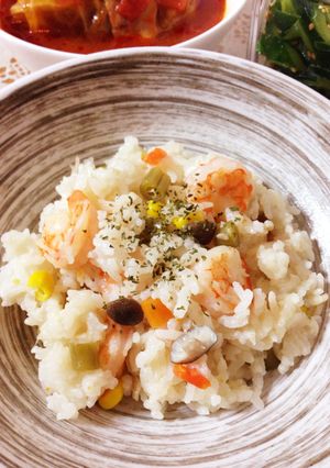 簡単！炊飯器に入れるだけ♡エビピラフ-レシピのメイン写真