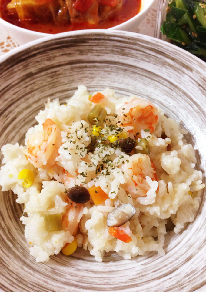 簡単！炊飯器に入れるだけ♡エビピラフ-レシピのメイン写真