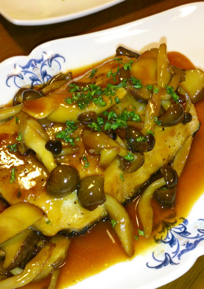 鮭のムニエル　きのこソース添え♫-レシピのメイン写真