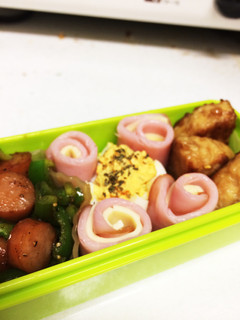お弁当の隙間に♡ハムチーズのお花♪-レシピのメイン写真