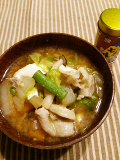 白菜たっぷり豚汁風味噌汁♪-レシピのメイン写真
