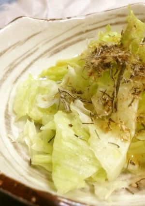 ふりかけをレタス サラダのトッピングに♪-レシピのメイン写真