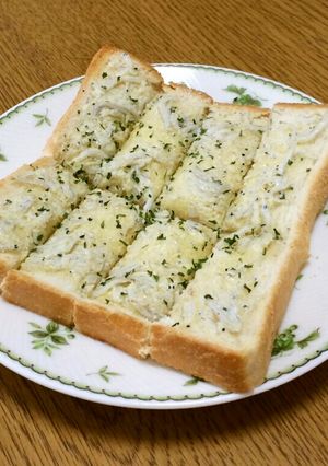 離乳食完了期～☆しらすマヨトースト-レシピのメイン写真