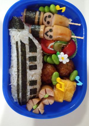 新幹線とお客さんのお弁当～幼稚園児-レシピのメイン写真