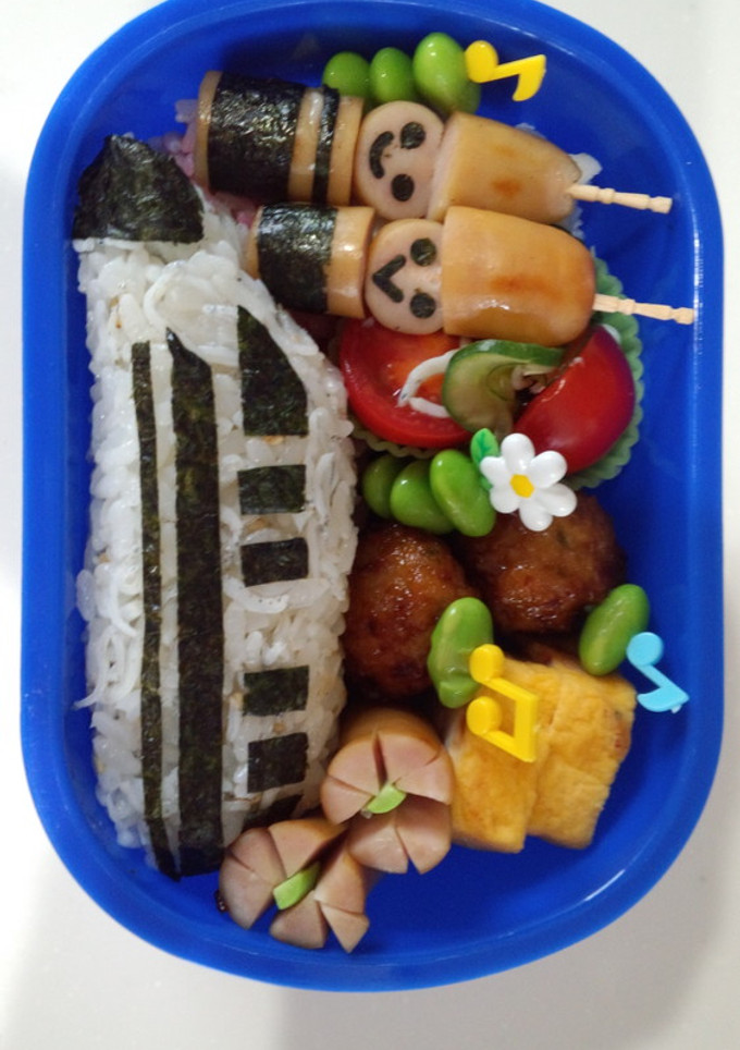 新幹線とお客さんのお弁当～幼稚園児-レシピのメイン写真