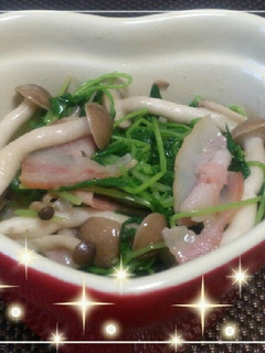 さっぱりコク旨!豆苗のしめじベーコン炒め-レシピのメイン写真