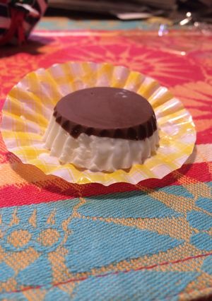 おかずカップと一口チョコでチョコアイス-レシピのメイン写真