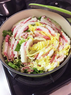 簡単レシピ *白菜と豚肉ミルフィーユ鍋*-レシピのメイン写真