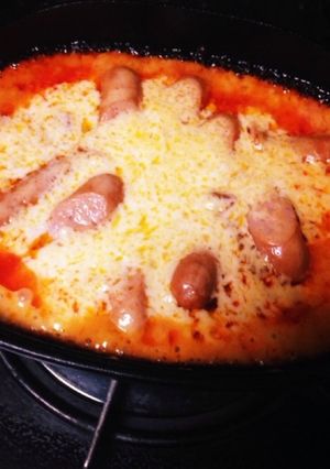ダッチ ミートソースドリア簡単キャンプ-レシピのメイン写真