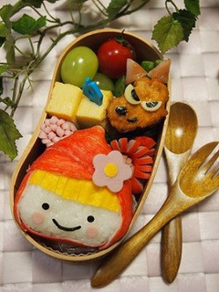 カニカマで❤赤ずきんちゃんおにぎり弁当-レシピのメイン写真