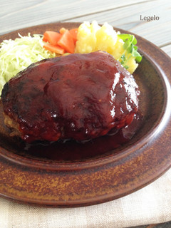 肉汁あふれます♪定番!ハンバーグ-レシピのメイン写真