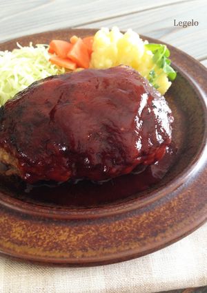 肉汁あふれます♪定番！ハンバーグ-レシピのメイン写真