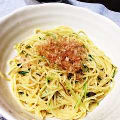 รูปของ お吸い物の素で梅と水菜の和風パスタ