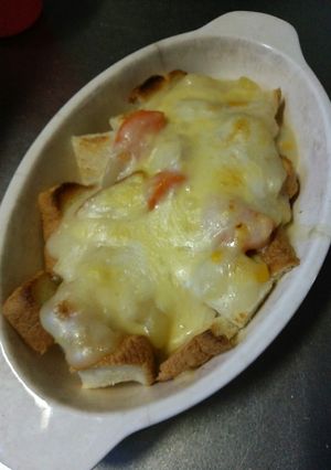 余り物シチューでパンdeグラタン☆-レシピのメイン写真