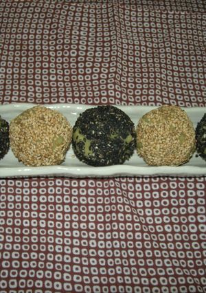レンジで作る簡単さつまいものごま団子-レシピのメイン写真