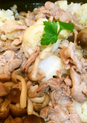 カリフラワーシメジ豚肉のにんにくマヨ炒め-レシピのメイン写真