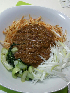 るる150 簡単美味しくピリ辛担々丼-レシピのメイン写真